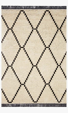 Remi Tan / Black Rug